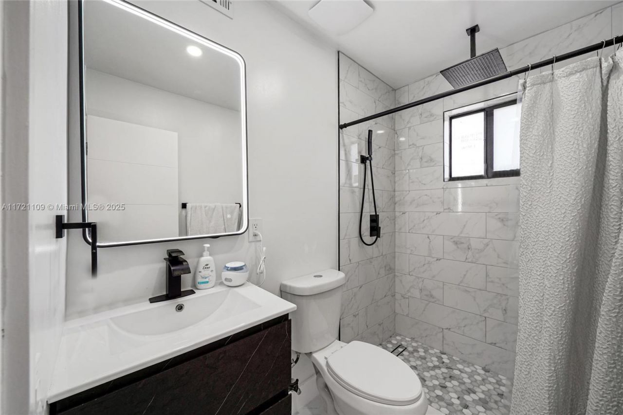 571 Raven Ave, Miami Springs, FL 33166 Photo