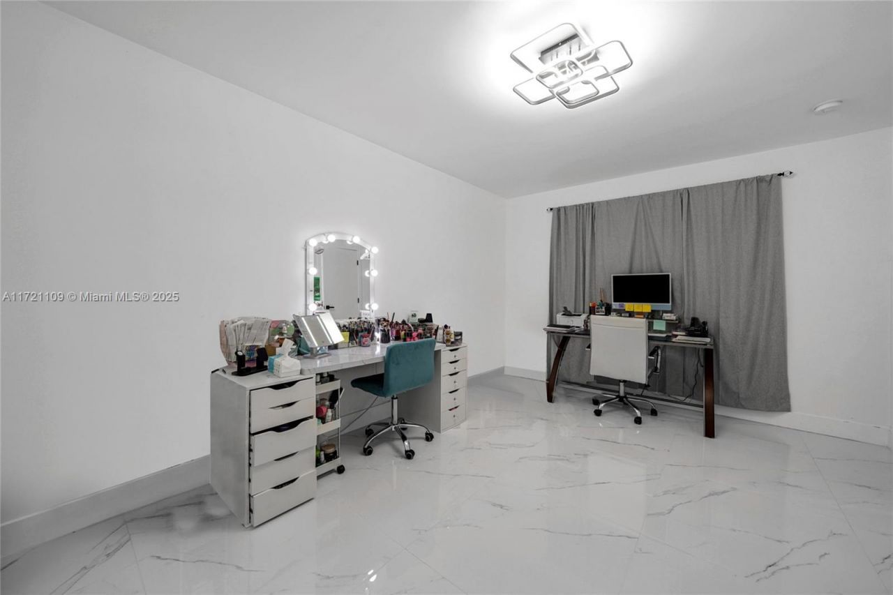 571 Raven Ave, Miami Springs, FL 33166 Photo