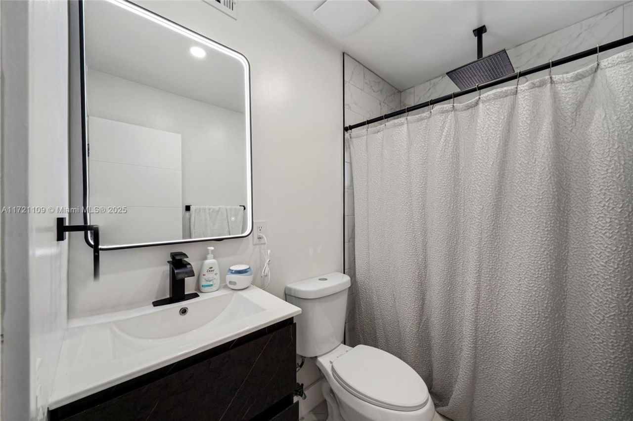 571 Raven Ave, Miami Springs, FL 33166 Photo