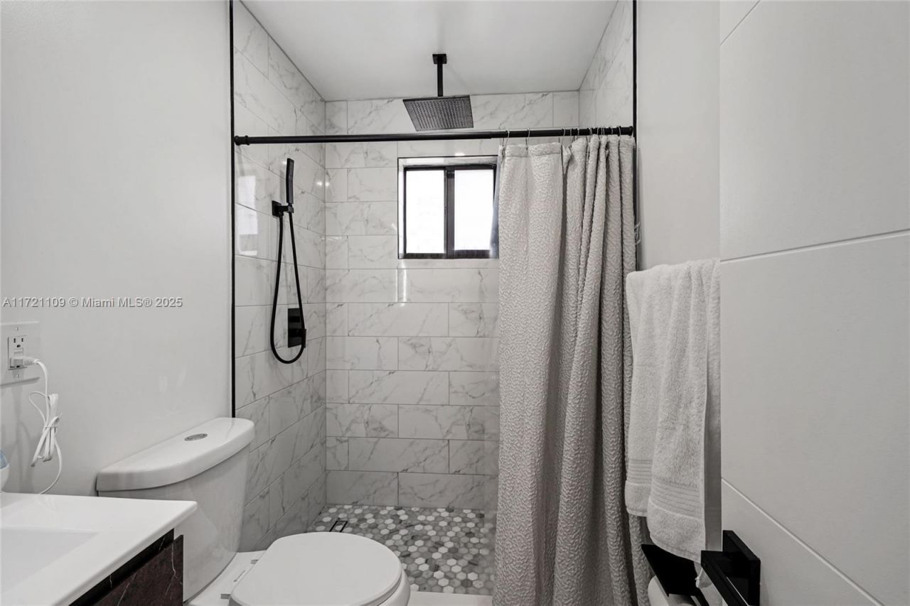 571 Raven Ave, Miami Springs, FL 33166 Photo