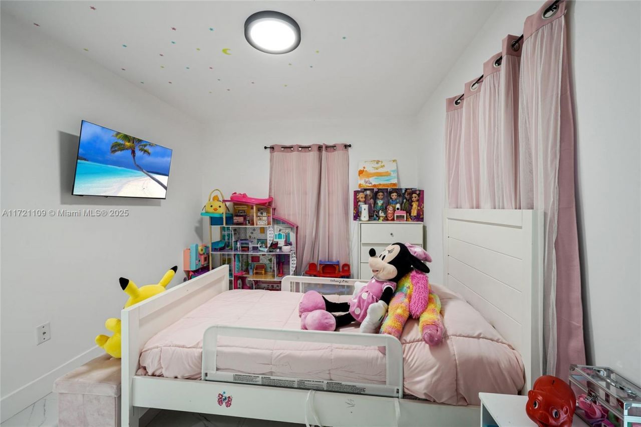 571 Raven Ave, Miami Springs, FL 33166 Photo