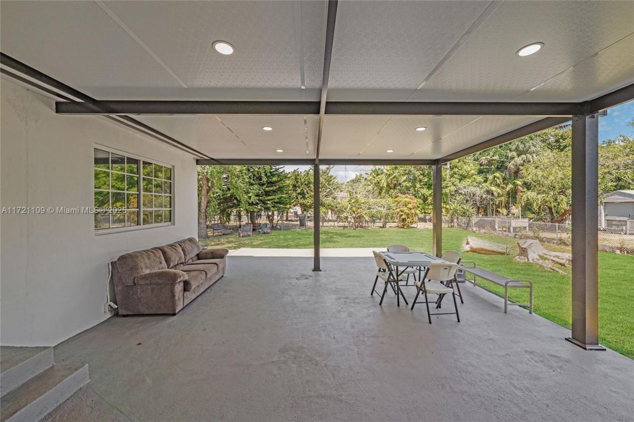 571 Raven Ave, Miami Springs, FL 33166 Photo