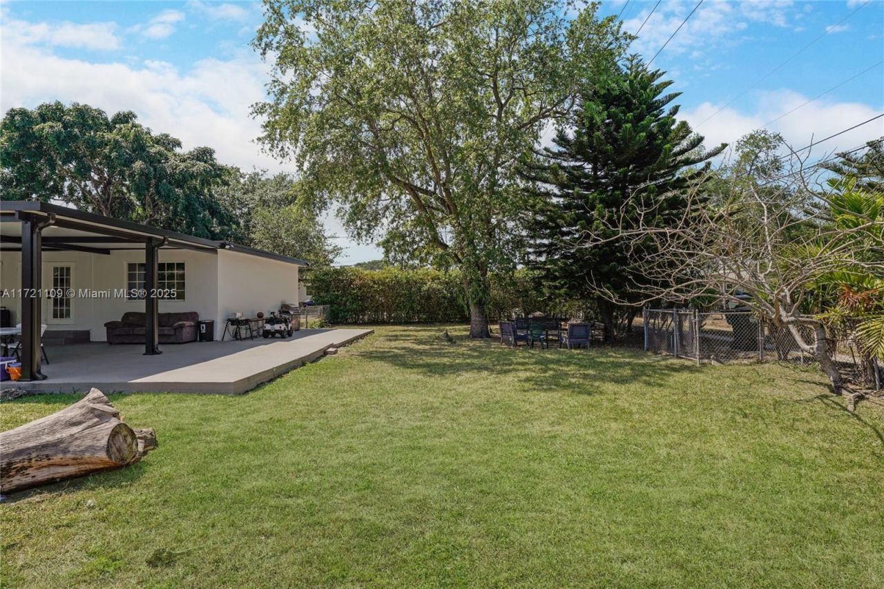 571 Raven Ave, Miami Springs, FL 33166 Photo