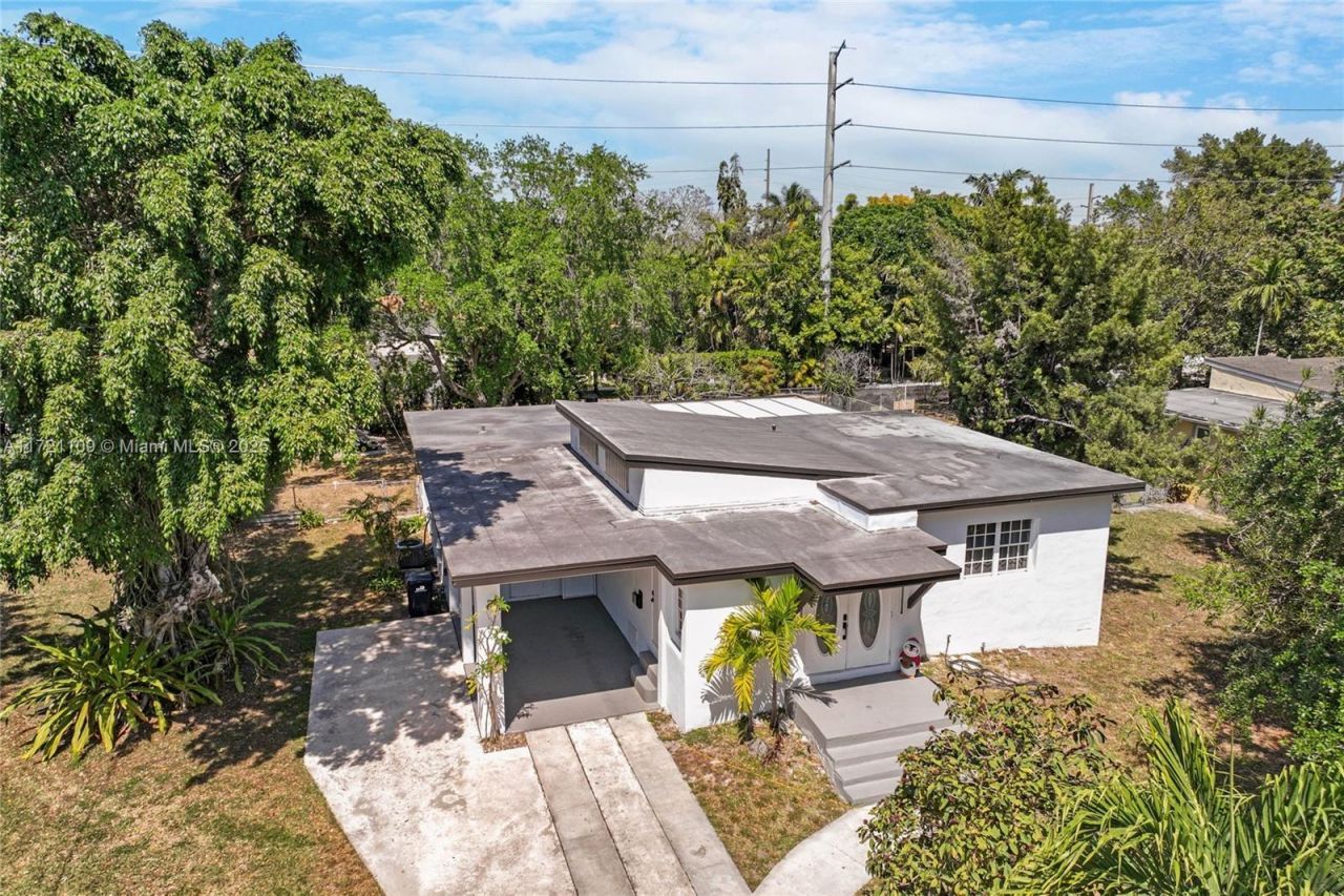 571 Raven Ave, Miami Springs, FL 33166 Photo