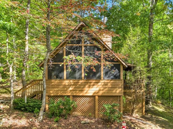 2349 Courtney Lane, Sevierville, TN 37876