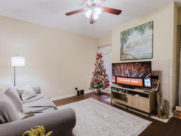 1910 Robbins PL, Unit 207, Austin, TX 78705