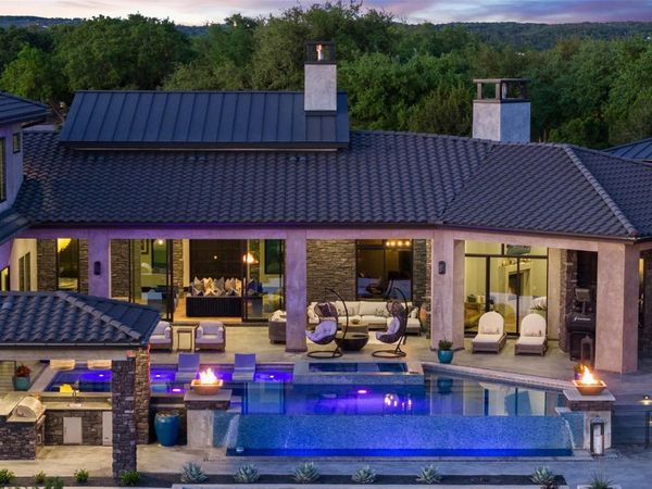 19204 Secretariat PL, Spicewood, TX 78669