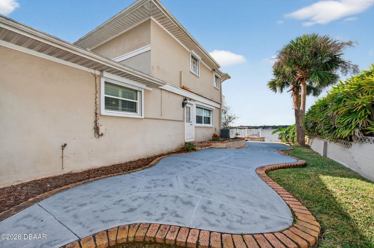 482 Riverside Drive, Ormond Beach, FL 32176 Photo
