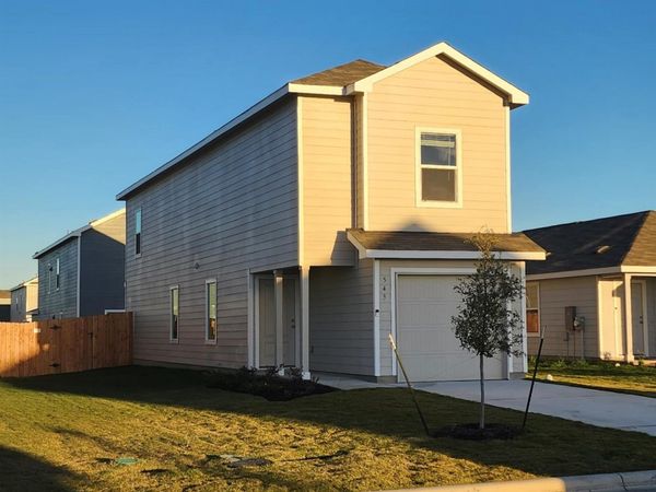 543 Commander Abbott DR, Jarrell, TX 76537