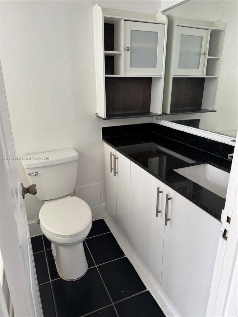 7904 West Dr, Unit 204, North Bay Village, FL 33141 Photo