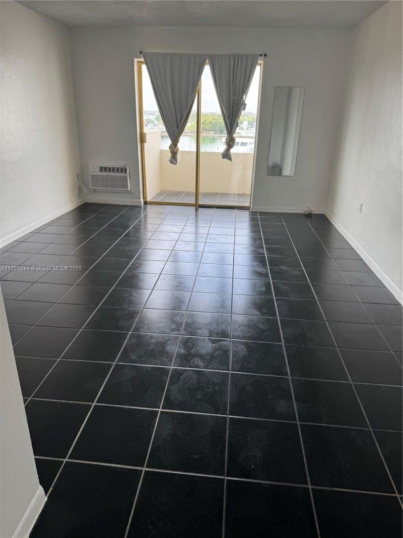 7904 West Dr, Unit 204, North Bay Village, FL 33141 Photo