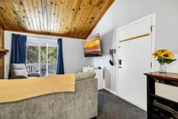 279 Driftwood Lane photo 4