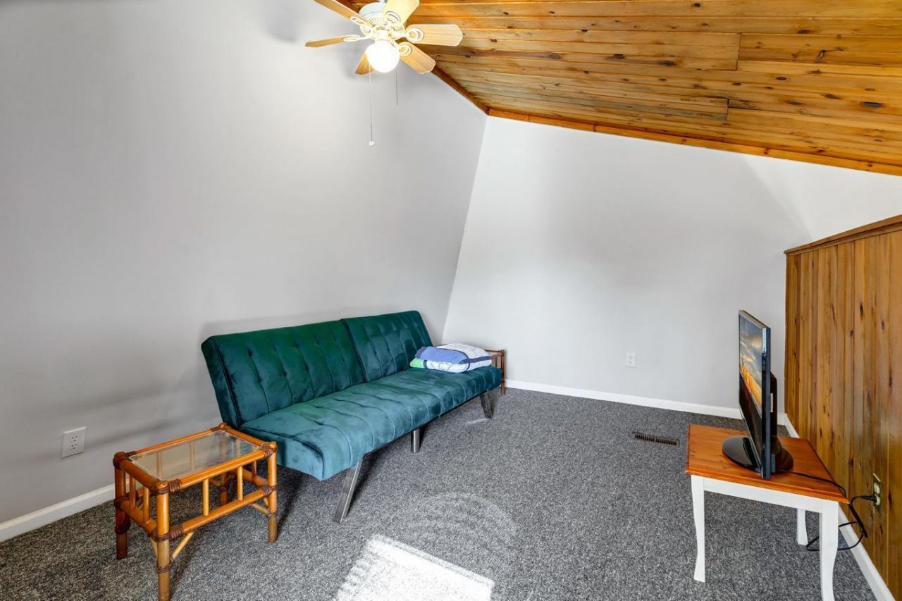 279 Driftwood Lane Photo 8