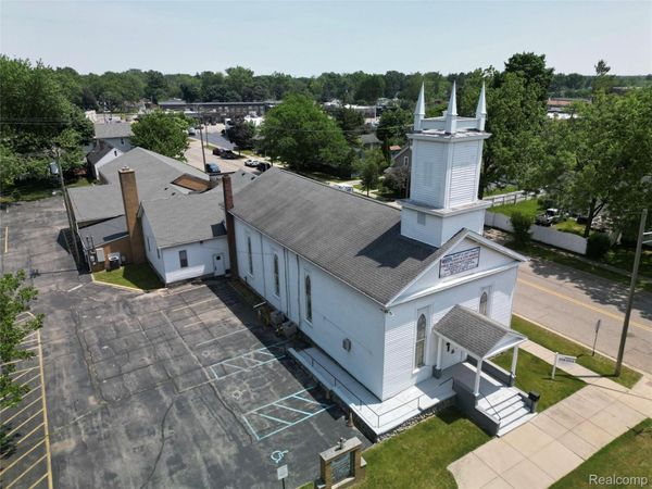 45504 CASS Avenue, Utica, Mi 48317