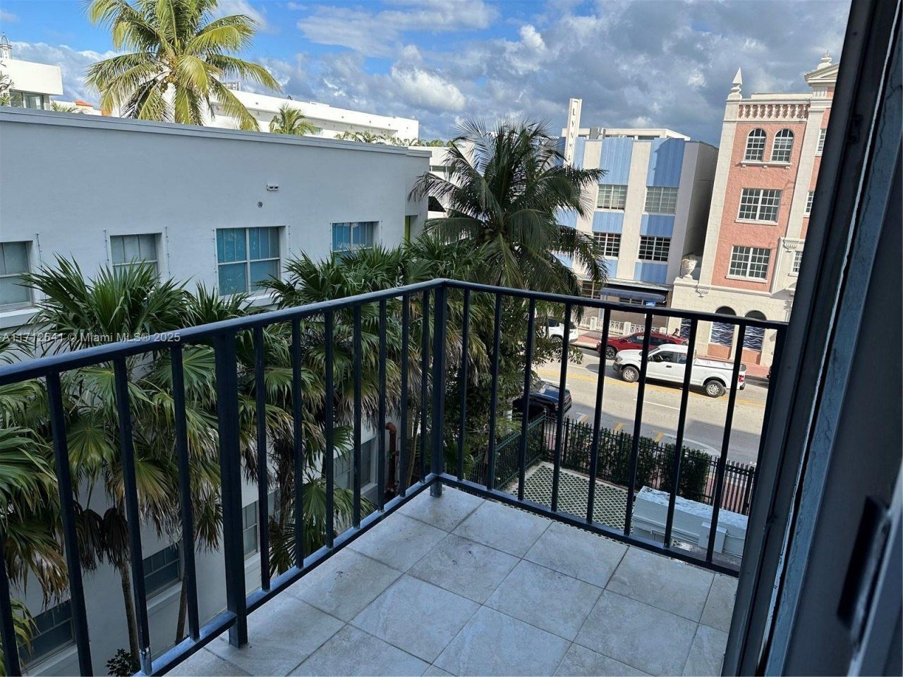 720 Collins Ave, Unit 404, Miami Beach, FL 33139 Photo