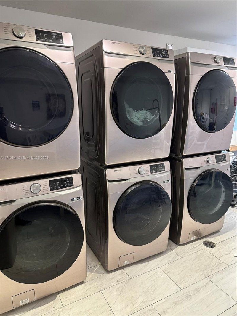 720 Collins Ave, Unit 404, Miami Beach, FL 33139 Photo