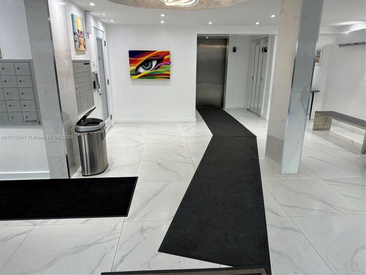 720 Collins Ave, Unit 404, Miami Beach, FL 33139 Photo