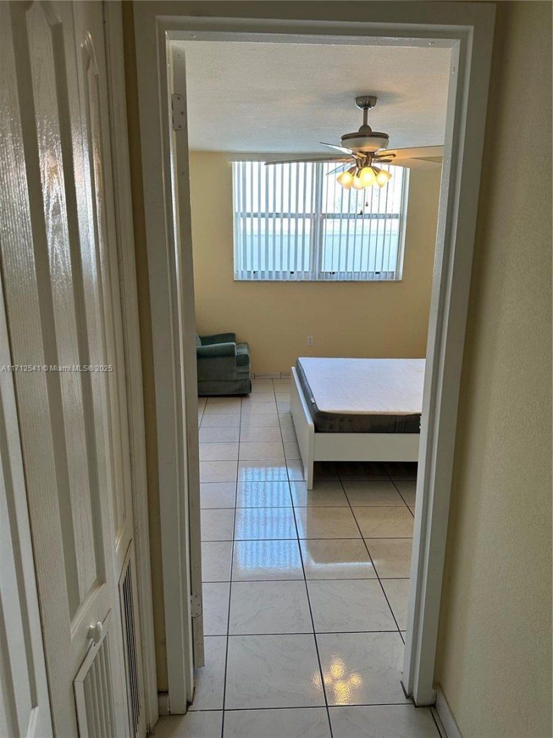 720 Collins Ave, Unit 404, Miami Beach, FL 33139 Photo