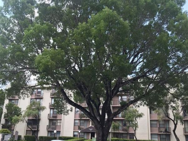 2701 Riverside Dr, Unit 515-B, Coral Springs, FL 33065