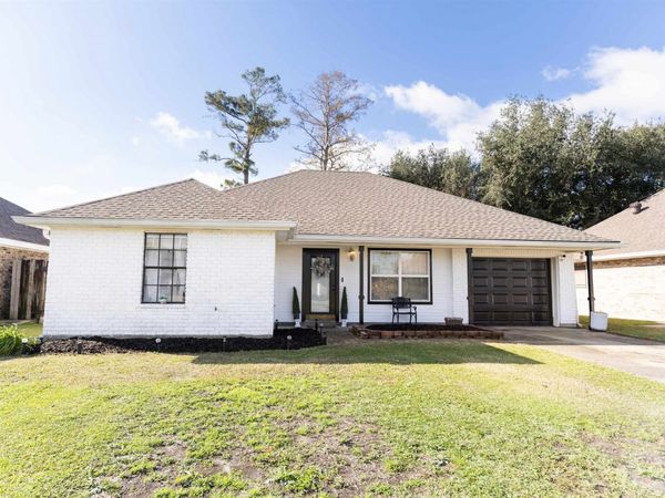 208 Angelle Drive, Houma, LA 70360