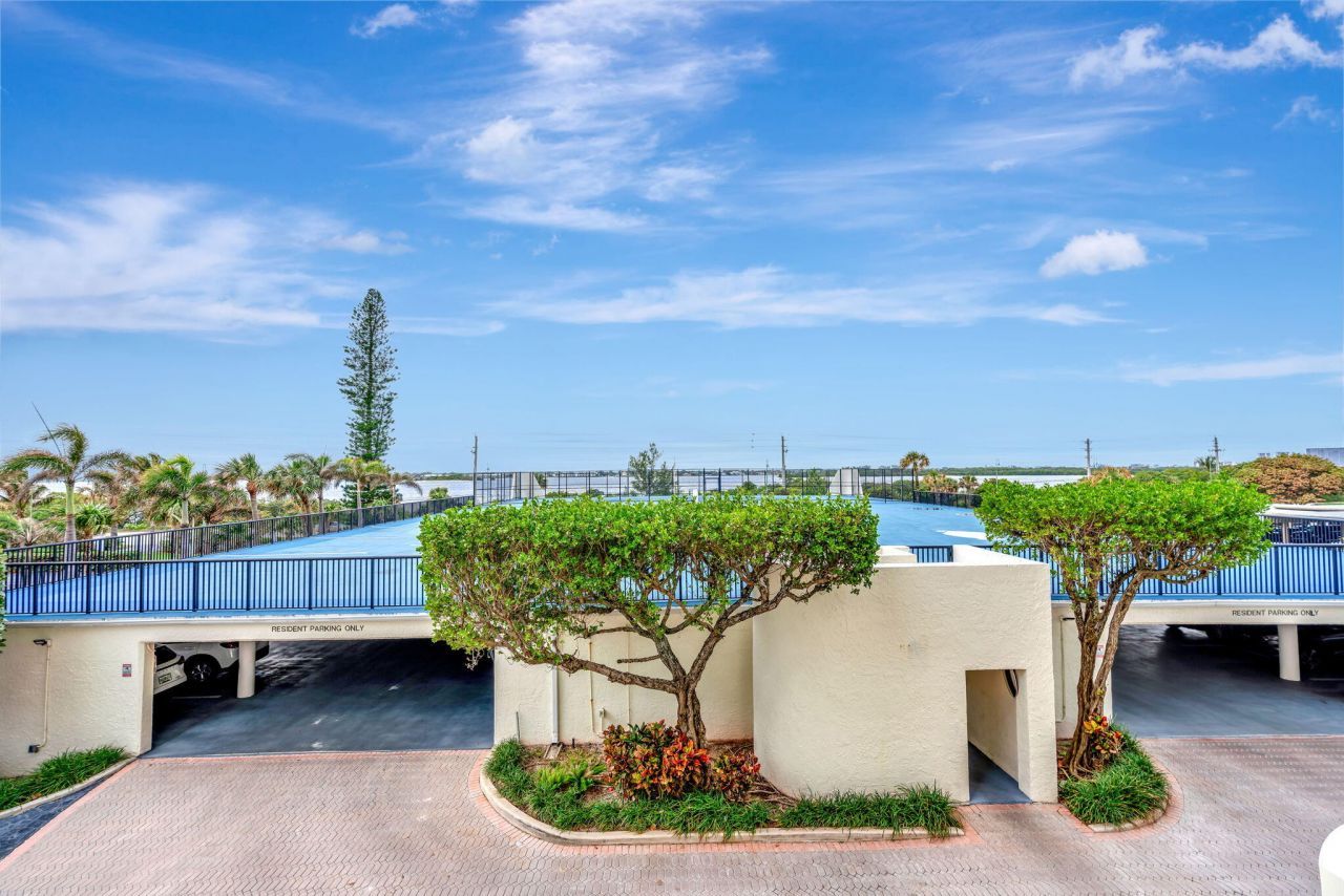 5420 N Ocean Drive, Unit 206, Singer Island, FL 33404 Photo