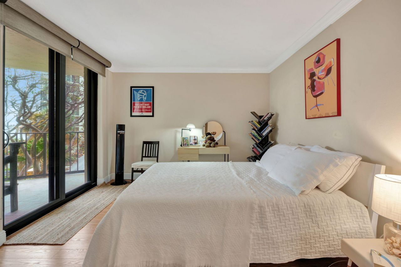 5420 N Ocean Drive, Unit 206, Singer Island, FL 33404 Photo