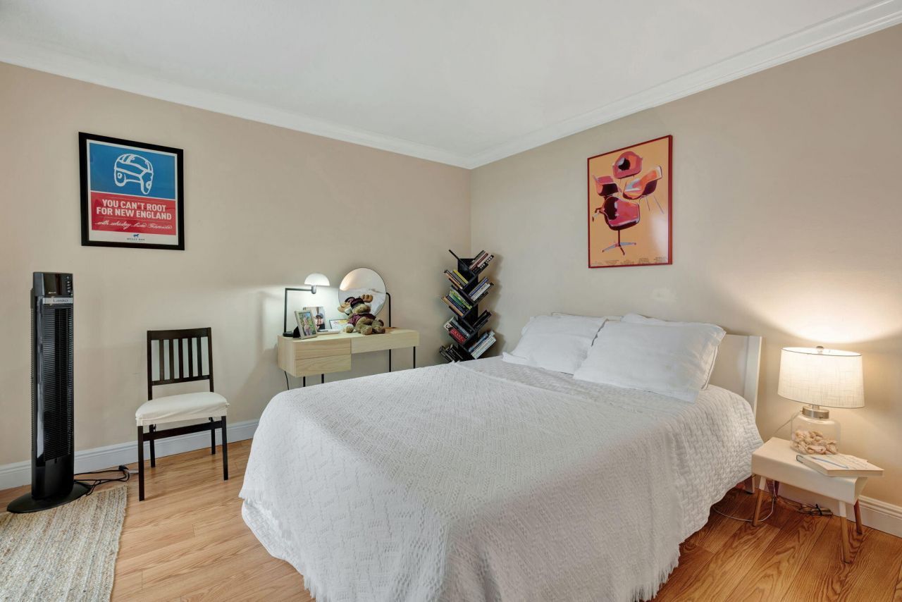 5420 N Ocean Drive, Unit 206, Singer Island, FL 33404 Photo