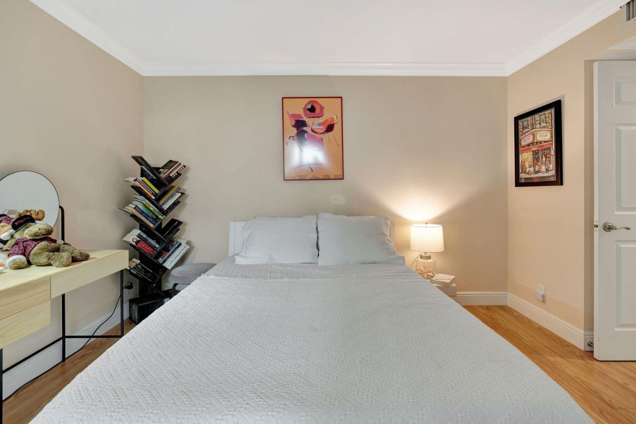 5420 N Ocean Drive, Unit 206, Singer Island, FL 33404 Photo