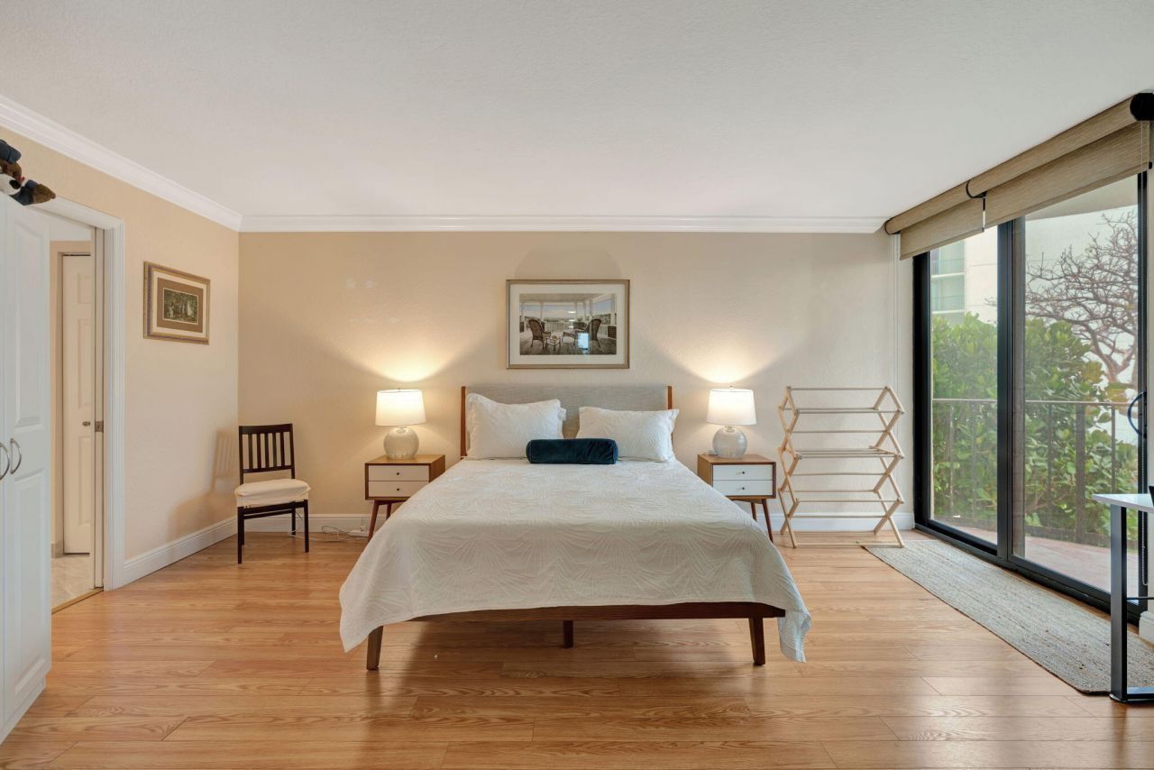 5420 N Ocean Drive, Unit 206, Singer Island, FL 33404 Photo