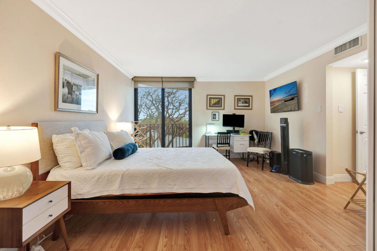 5420 N Ocean Drive, Unit 206, Singer Island, FL 33404 Photo