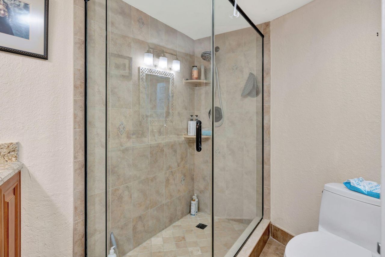 5420 N Ocean Drive, Unit 206, Singer Island, FL 33404 Photo