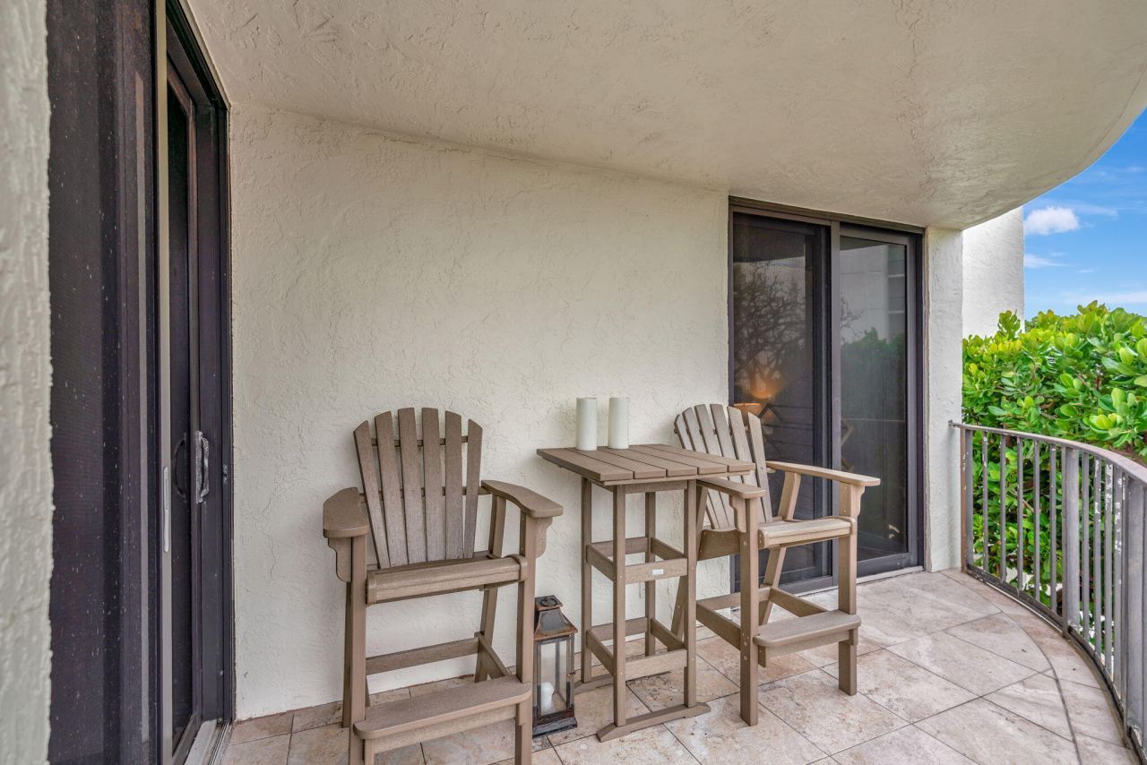 5420 N Ocean Drive, Unit 206, Singer Island, FL 33404 Photo