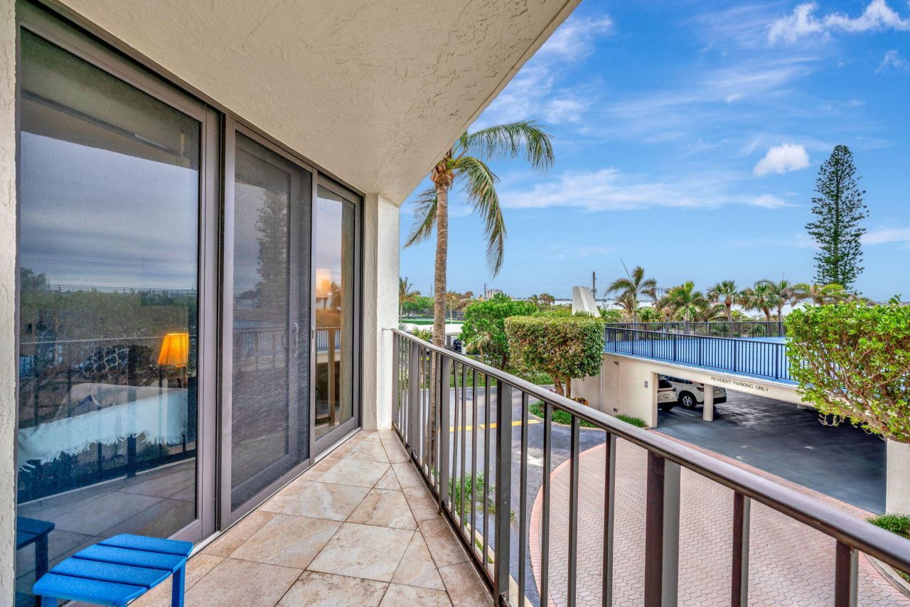 5420 N Ocean Drive, Unit 206, Singer Island, FL 33404 Photo