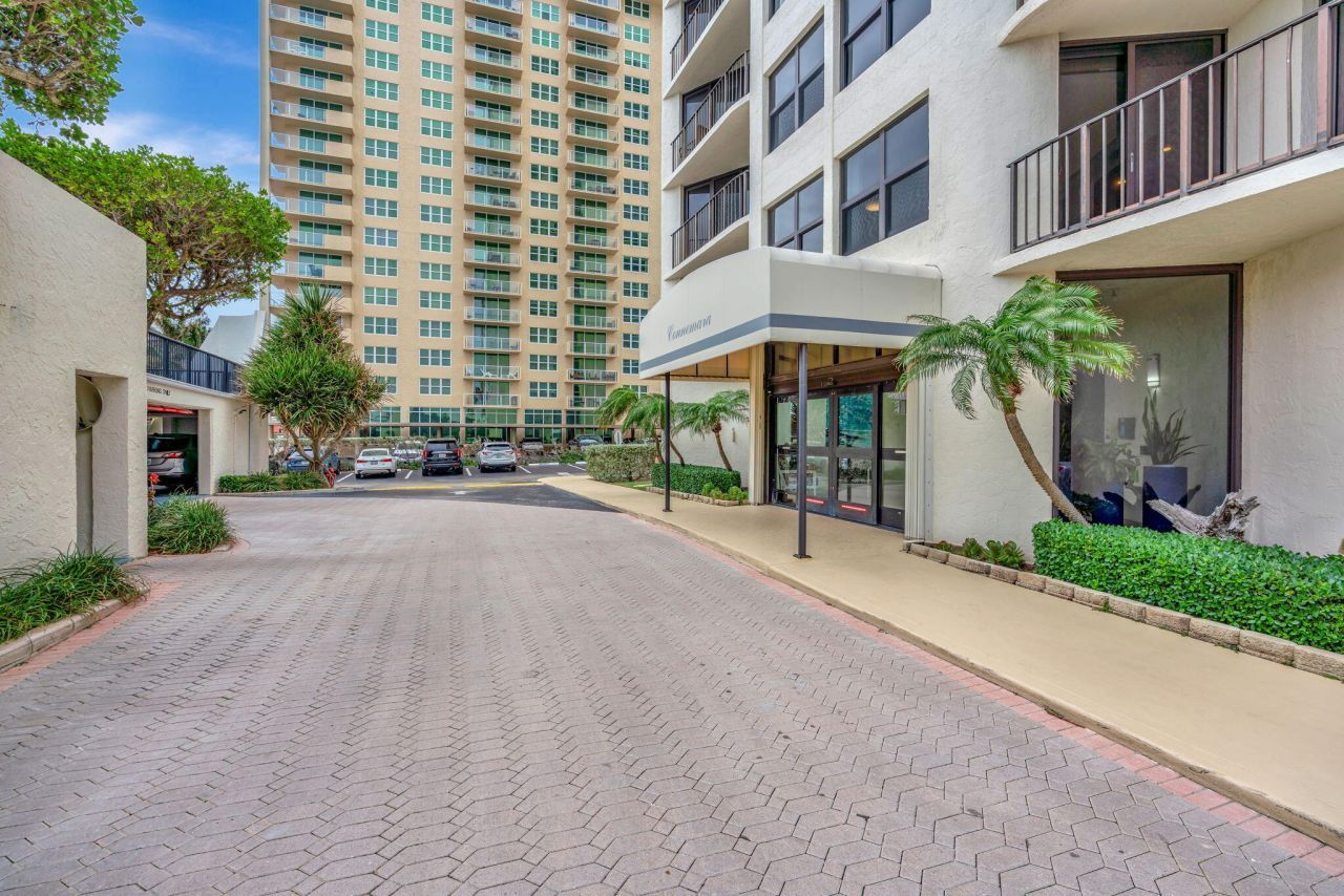 5420 N Ocean Drive, Unit 206, Singer Island, FL 33404 Photo