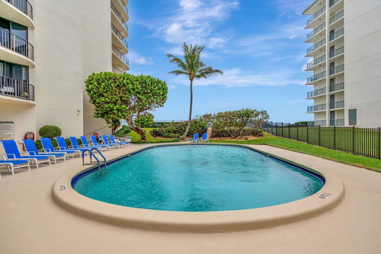 5420 N Ocean Drive, Unit 206, Singer Island, FL 33404 Photo