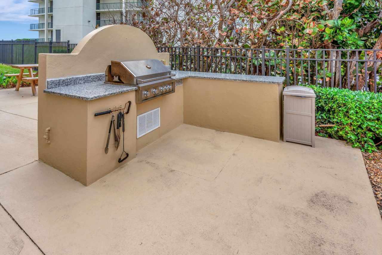 5420 N Ocean Drive, Unit 206, Singer Island, FL 33404 Photo