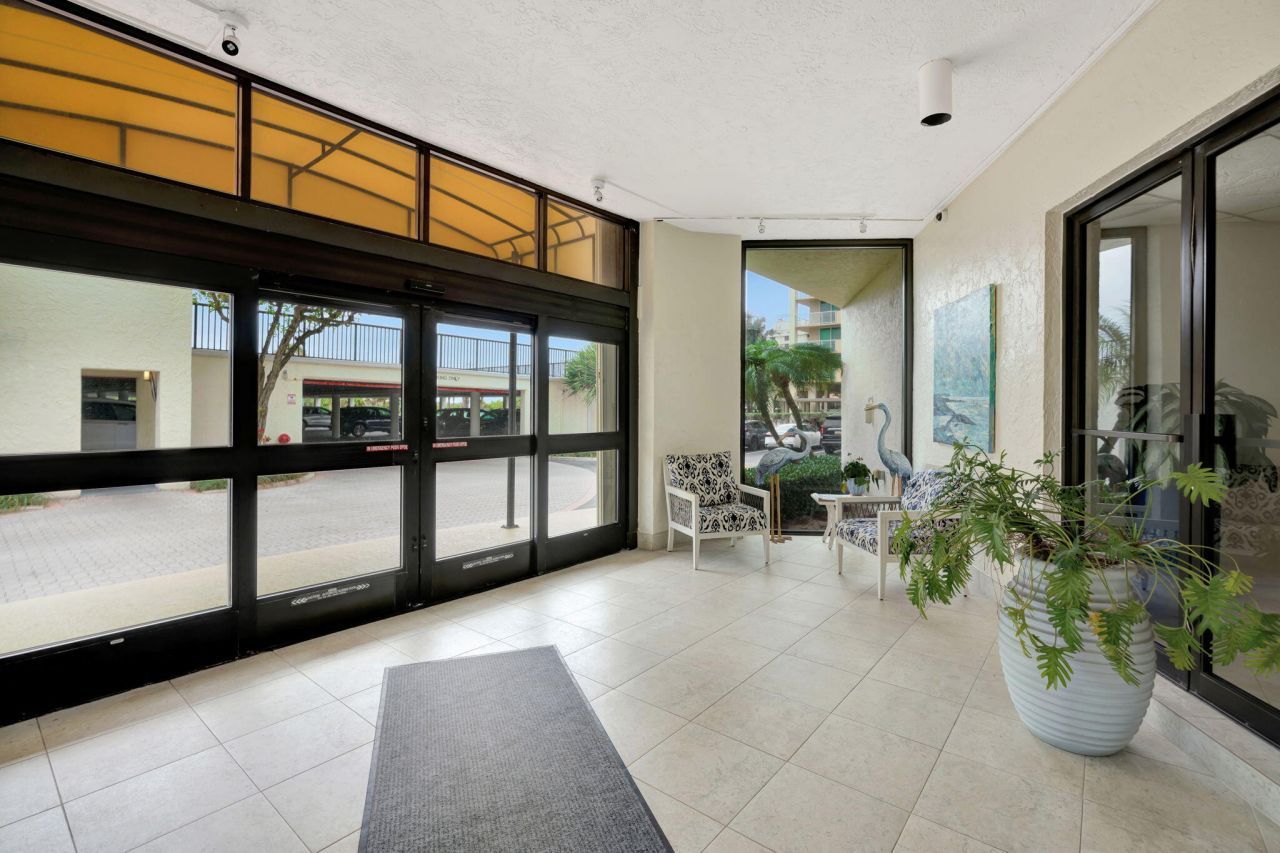 5420 N Ocean Drive, Unit 206, Singer Island, FL 33404 Photo