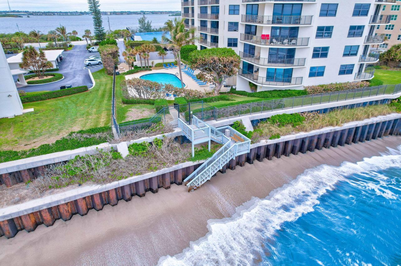 5420 N Ocean Drive, Unit 206, Singer Island, FL 33404 Photo