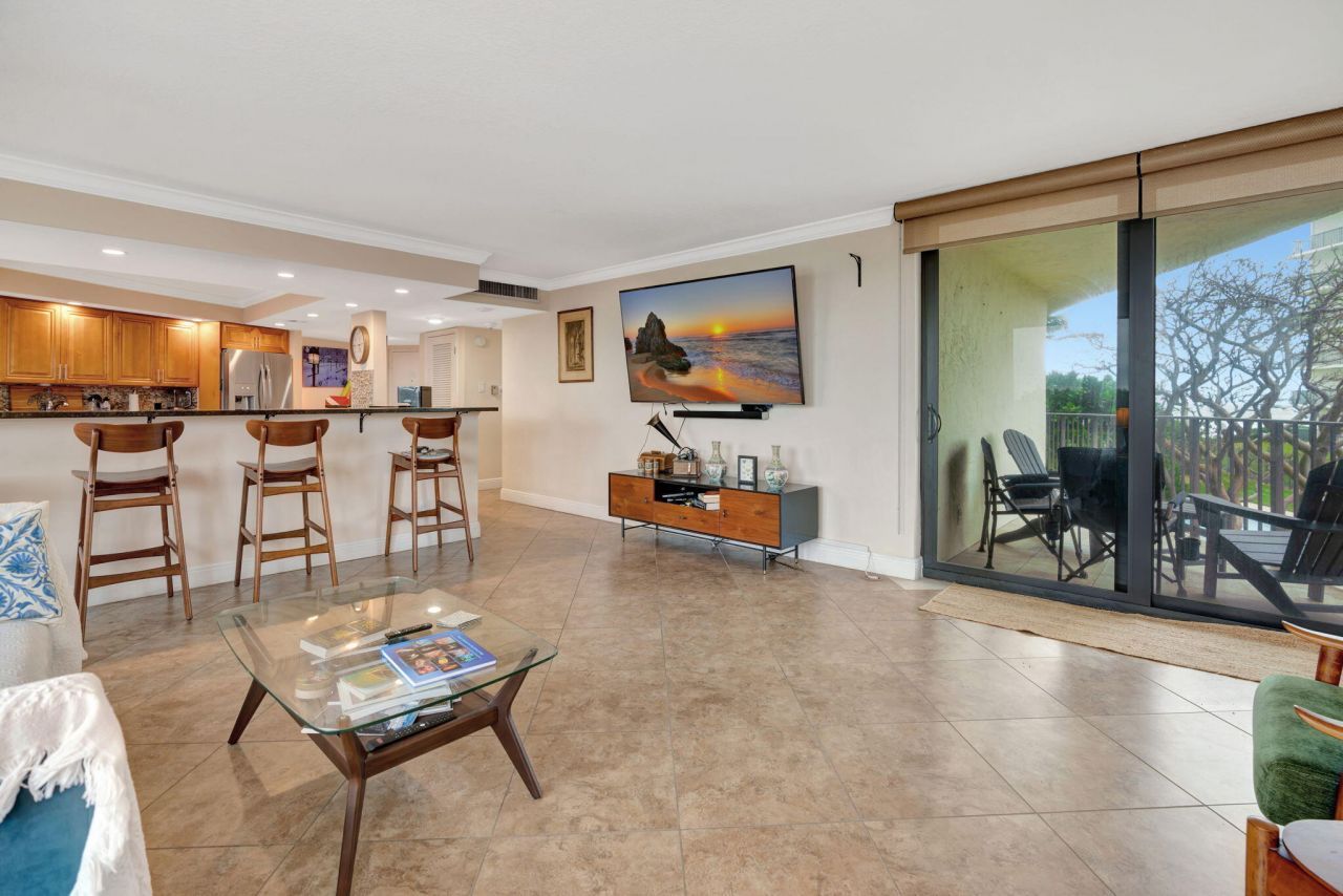 5420 N Ocean Drive, Unit 206, Singer Island, FL 33404 Photo