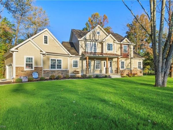 7114 Garden Place Drive, Poland, OH 44514