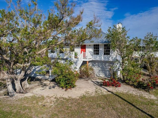 220 Palm Lake Dr, Sanibel, FL 33957