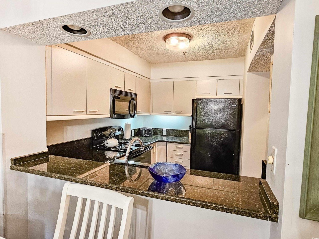 410 Melrose Pl. Photo 14