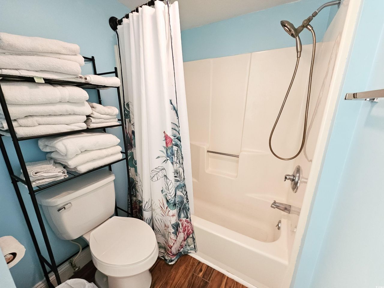 410 Melrose Pl. Photo 26