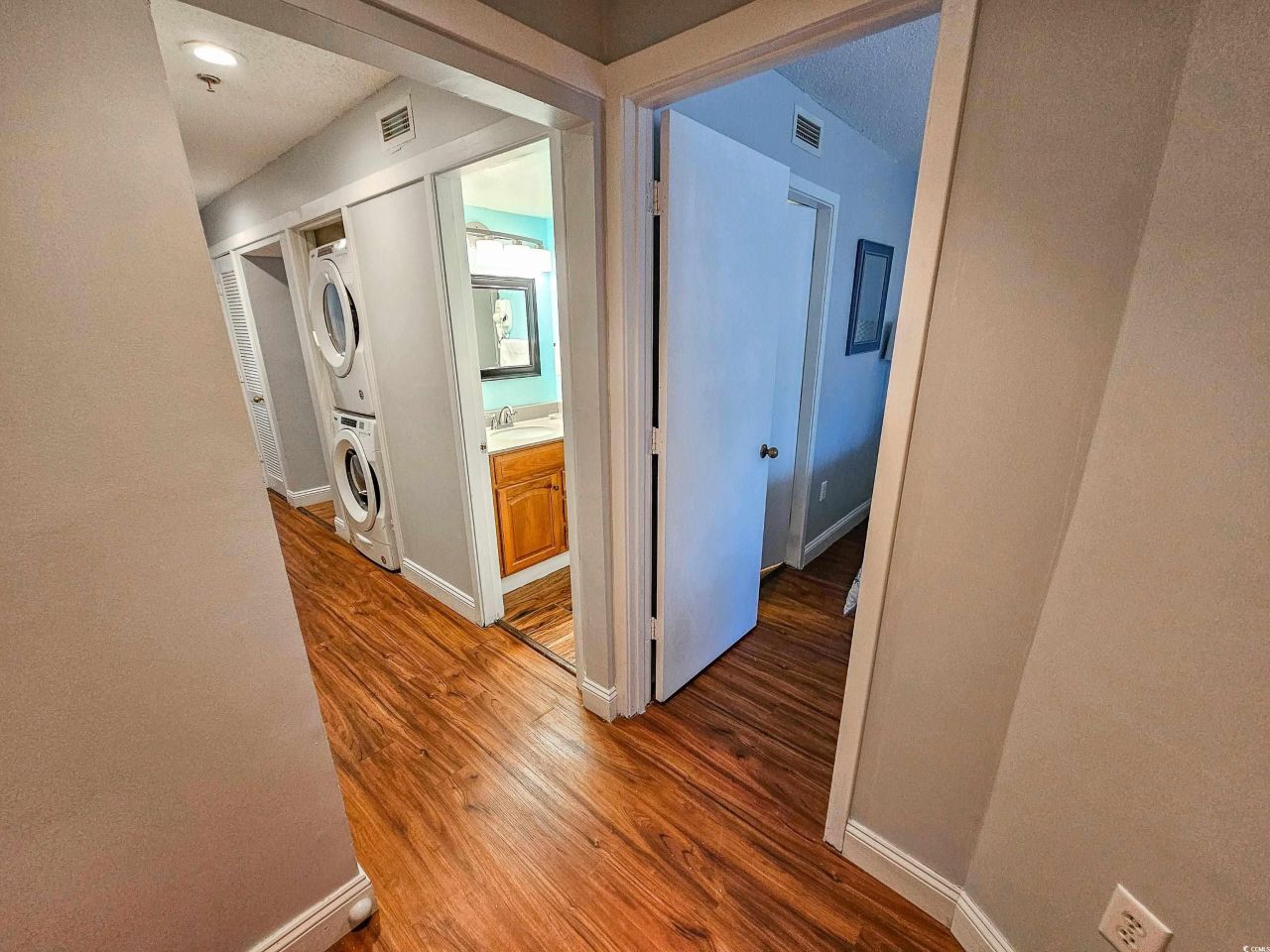 410 Melrose Pl. Photo 29