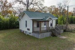 401 E Main Street photo 4