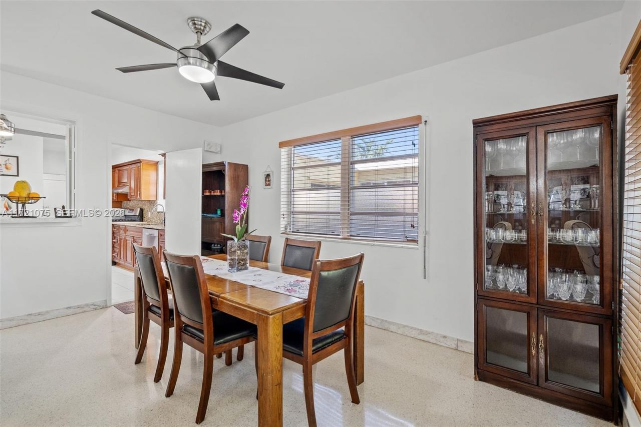 9149 Dickens Ave, Surfside, FL 33154 Photo