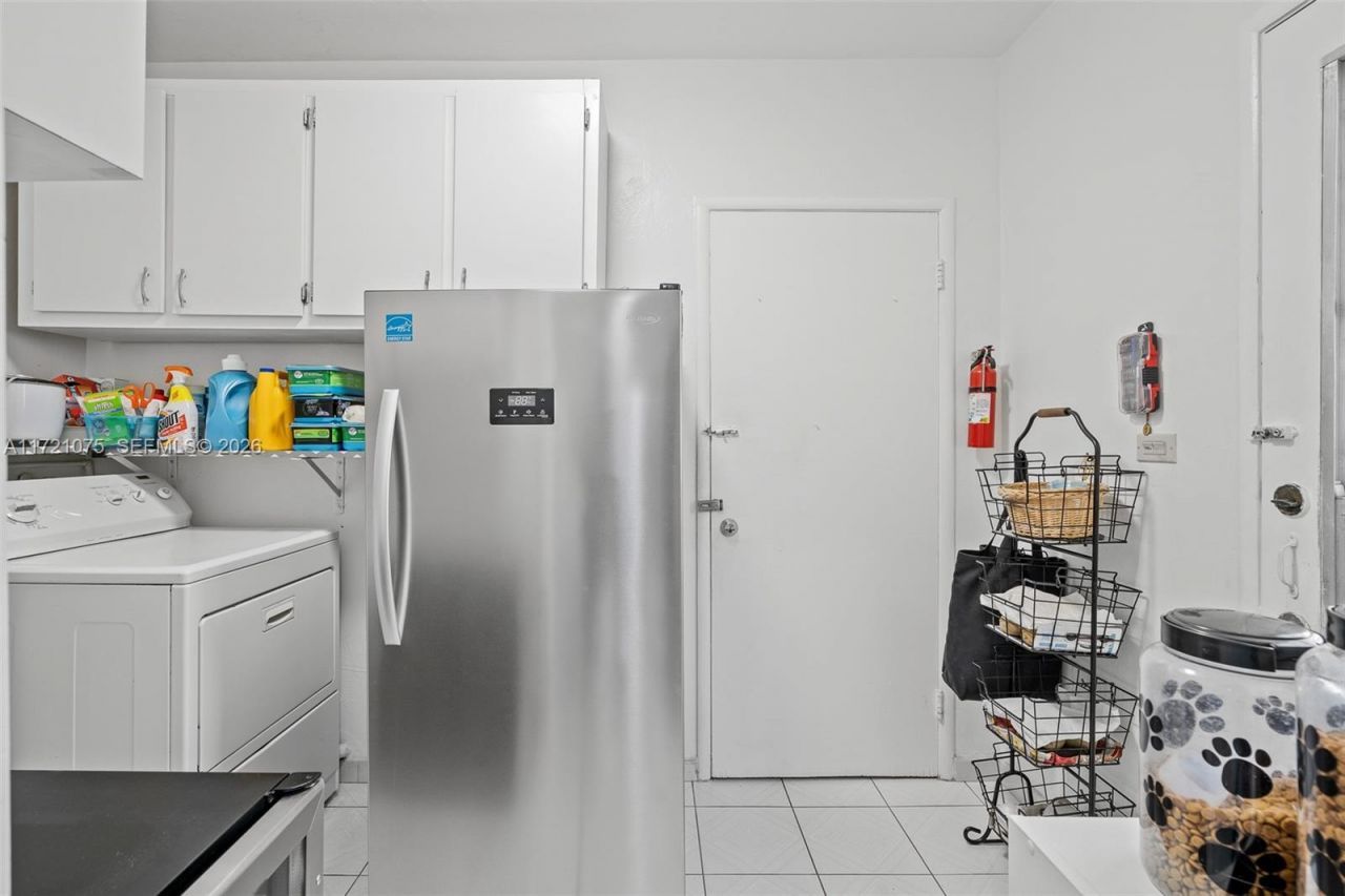 9149 Dickens Ave, Surfside, FL 33154 Photo