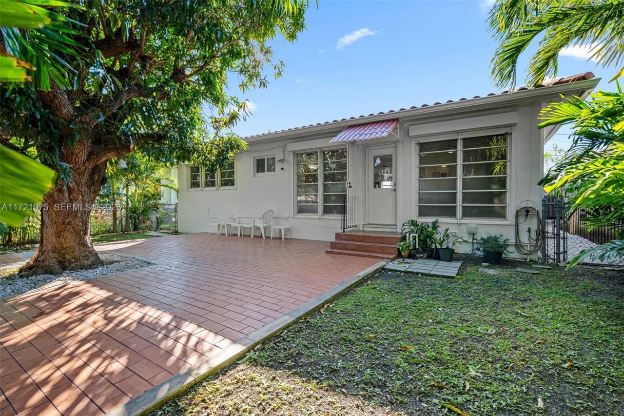 9149 Dickens Ave, Surfside, FL 33154 Photo