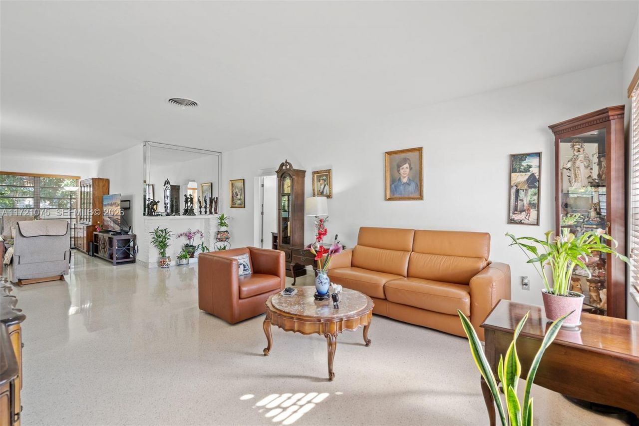 9149 Dickens Ave, Surfside, FL 33154 Photo