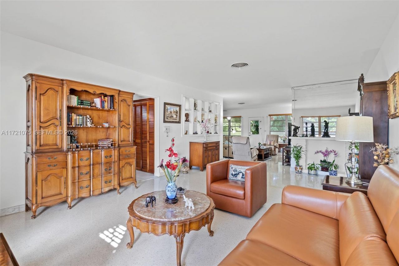 9149 Dickens Ave, Surfside, FL 33154 Photo